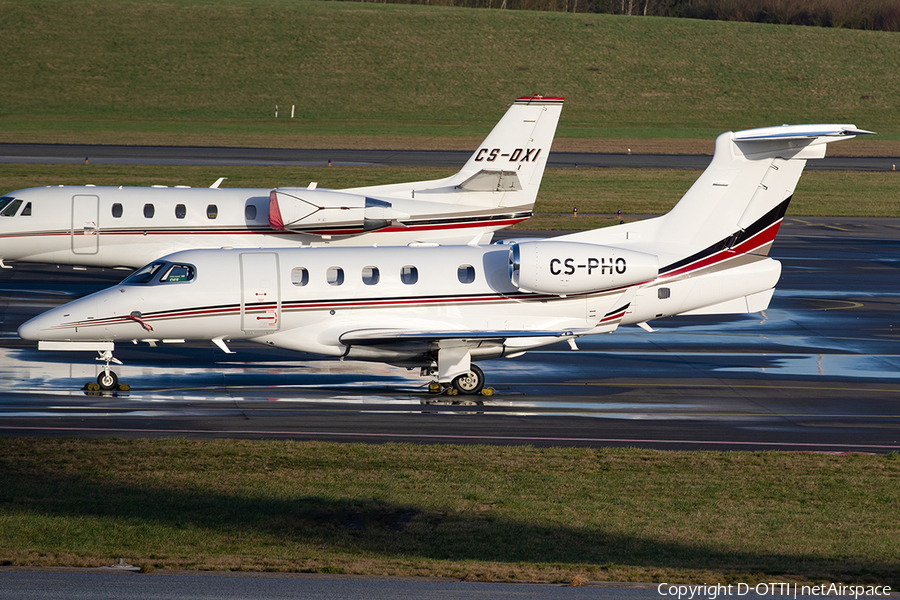 NetJets Europe Embraer EMB-505 Phenom 300 (CS-PHO) | Photo 373688