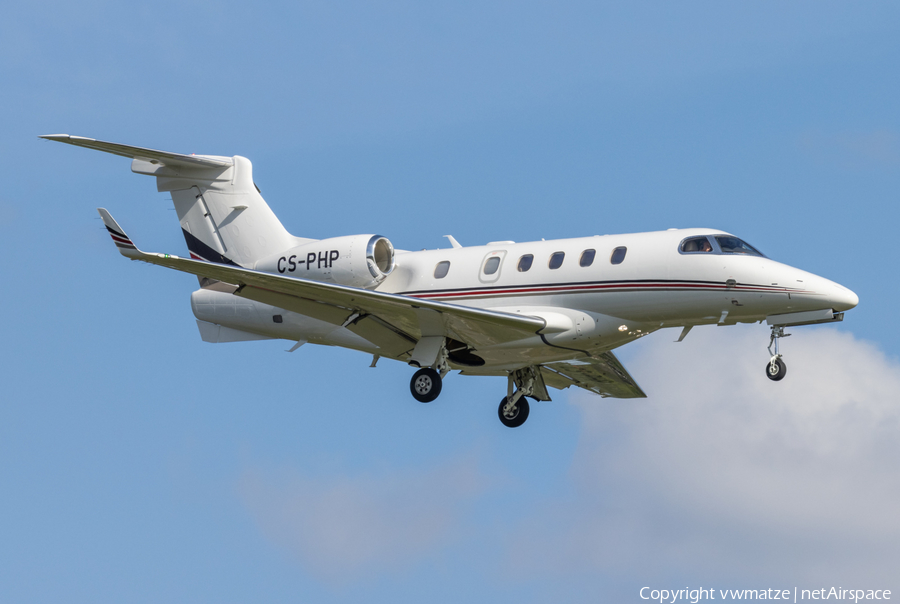NetJets Europe Embraer EMB-505 Phenom 300 (CS-PHP) | Photo 452988