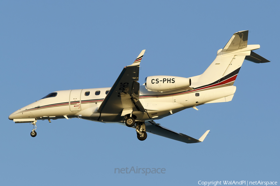 NetJets Europe Embraer EMB-505 Phenom 300 (CS-PHS) | Photo 576429