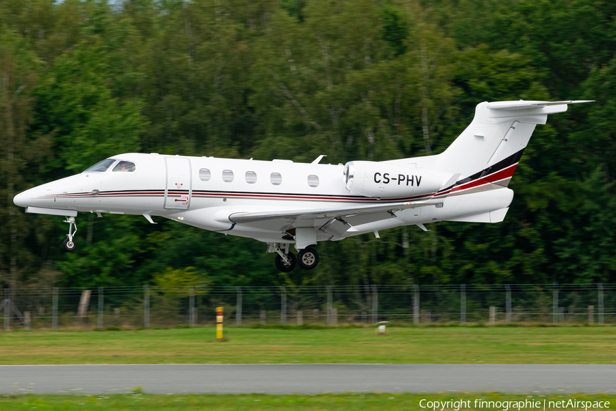 NetJets Europe Embraer EMB-505 Phenom 300 (CS-PHV) | Photo 522842