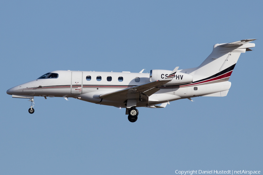 NetJets Europe Embraer EMB-505 Phenom 300 (CS-PHV) | Photo 525384