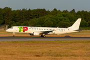 TAP Express (Portugalia) Embraer ERJ-195LR (ERJ-190-200LR) (CS-TAX) at  Hamburg - Fuhlsbuettel (Helmut Schmidt), Germany