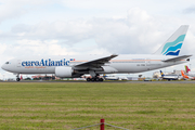 EuroAtlantic Airways Boeing 777-212(ER) (CS-TFM) at  Lisbon - Portela, Portugal