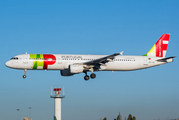 TAP Air Portugal Airbus A321-211 (CS-TJE) at  Lisbon - Portela, Portugal