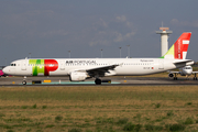 TAP Air Portugal Airbus A321-211 (CS-TJF) at  Lisbon - Portela, Portugal