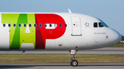 TAP Air Portugal Airbus A321-211 (CS-TJF) at  Porto, Portugal