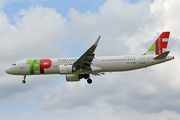 TAP Air Portugal Airbus A321-251N (CS-TJI) at  London - Heathrow, United Kingdom