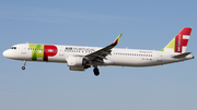 TAP Air Portugal Airbus A321-251N (CS-TJN) at  Barcelona - El Prat, Spain