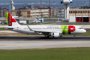 TAP Air Portugal Airbus A320-214 (CS-TMW) at  Lisbon - Portela, Portugal