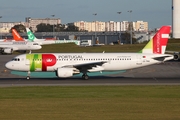 TAP Air Portugal Airbus A320-214 (CS-TNG) at  Lisbon - Portela, Portugal