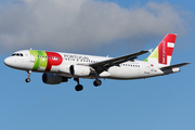 TAP Air Portugal Airbus A320-214 (CS-TNI) at  London - Heathrow, United Kingdom