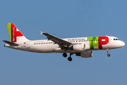 TAP Air Portugal Airbus A320-214 (CS-TNJ) at  Barcelona - El Prat, Spain