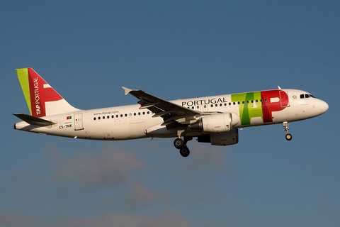 TAP Air Portugal Airbus A320-214 (CS-TNK) at  Lisbon - Portela, Portugal