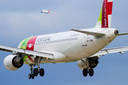 TAP Air Portugal Airbus A320-214 (CS-TNK) at  London - Heathrow, United Kingdom