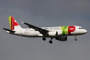 TAP Air Portugal Airbus A320-214 (CS-TNL) at  Lisbon - Portela, Portugal