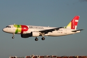 TAP Air Portugal Airbus A320-214 (CS-TNL) at  Lisbon - Portela, Portugal