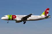 TAP Air Portugal Airbus A320-214 (CS-TNM) at  Barcelona - El Prat, Spain