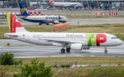 TAP Air Portugal Airbus A320-214 (CS-TNN) at  Madrid - Barajas, Spain