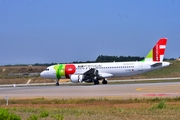 TAP Air Portugal Airbus A320-214 (CS-TNN) at  Porto, Portugal