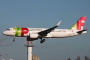 TAP Air Portugal Airbus A320-214 (CS-TNQ) at  Lisbon - Portela, Portugal