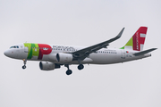 TAP Air Portugal Airbus A320-214 (CS-TNQ) at  Madrid - Barajas, Spain