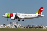 TAP Air Portugal Airbus A320-214 (CS-TNQ) at  Lisbon - Portela, Portugal