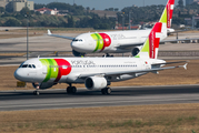 TAP Air Portugal Airbus A320-214 (CS-TNS) at  Lisbon - Portela, Portugal