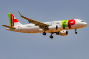 TAP Air Portugal Airbus A320-214 (CS-TNS) at  Gran Canaria, Spain
