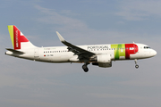 TAP Air Portugal Airbus A320-214 (CS-TNU) at  Warsaw - Frederic Chopin International, Poland