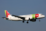 TAP Air Portugal Airbus A320-214 (CS-TNV) at  London - Gatwick, United Kingdom