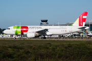 TAP Air Portugal Airbus A320-214 (CS-TNY) at  Porto, Portugal