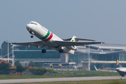 Portugalia Fokker 100 (CS-TPB) at  Porto, Portugal