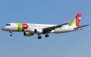 TAP Express (Portugalia) Embraer ERJ-190LR (ERJ-190-100LR) (CS-TPP) at  Barcelona - El Prat, Spain