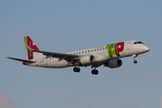TAP Express (Portugalia) Embraer ERJ-190LR (ERJ-190-100LR) (CS-TPQ) at  Lisbon - Portela, Portugal