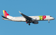 TAP Express (Portugalia) Embraer ERJ-190LR (ERJ-190-100LR) (CS-TPR) at  Madrid - Barajas, Spain