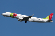 TAP Express (Portugalia) Embraer ERJ-190LR (ERJ-190-100LR) (CS-TPW) at  Amsterdam - Schiphol, Netherlands