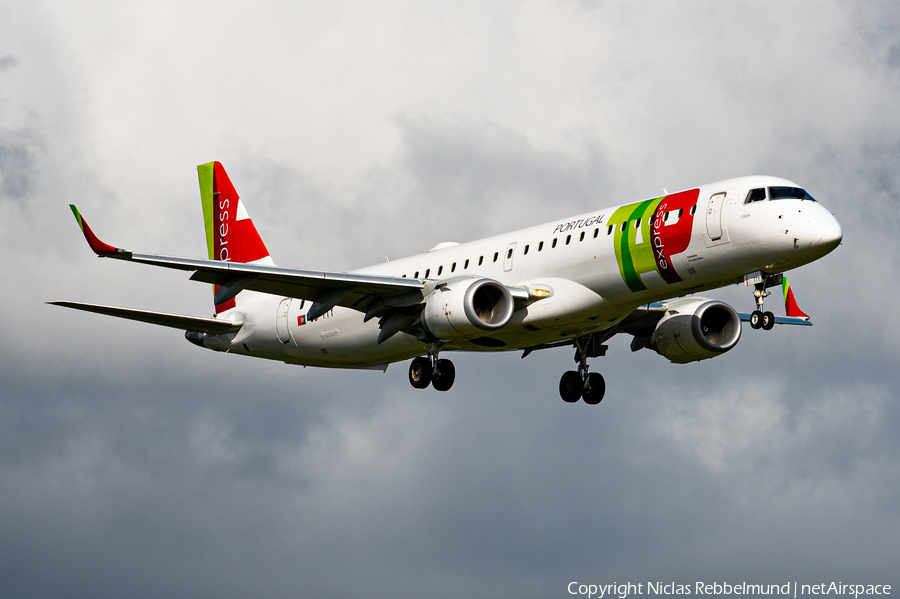 TAP Express (Portugalia) Embraer ERJ-195AR (ERJ-190-200 IGW) (CS-TTY) | Photo 393399