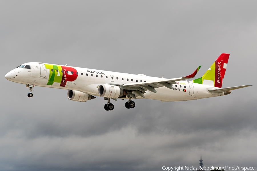 TAP Express (Portugalia) Embraer ERJ-195AR (ERJ-190-200 IGW) (CS-TTY) | Photo 393652