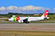 TAP Air Portugal Airbus A320-251N (CS-TVB) at  Porto, Portugal