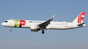 TAP Air Portugal Airbus A321-251NX (CS-TXH) at  Barcelona - El Prat, Spain