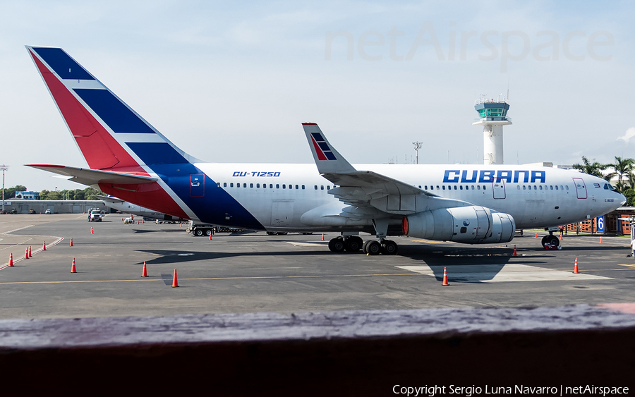 Cubana Ilyushin Il-96-300 (CU-T1250) | Photo 393667