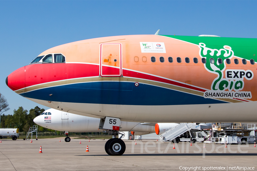 China Eastern Airlines Airbus A340-642 (D-AAAS) | Photo 107367