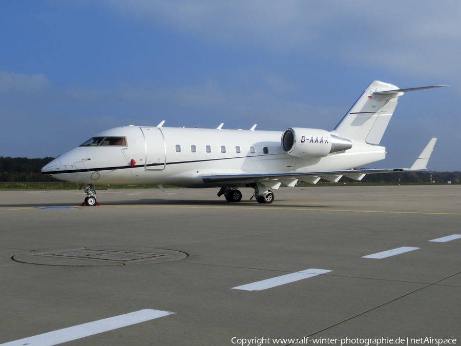 Air Independence Bombardier CL-600-2B16 Challenger 604 (D-AAAX) | Photo 360364