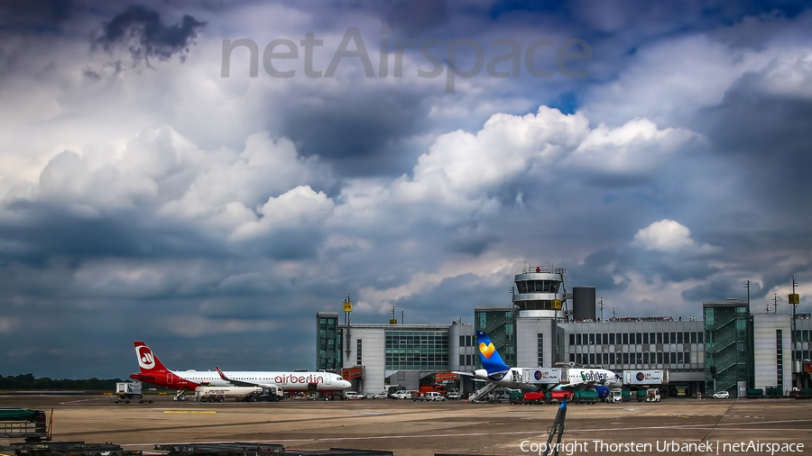 Air Berlin Airbus A321-211 (D-ABCM) | Photo 118849