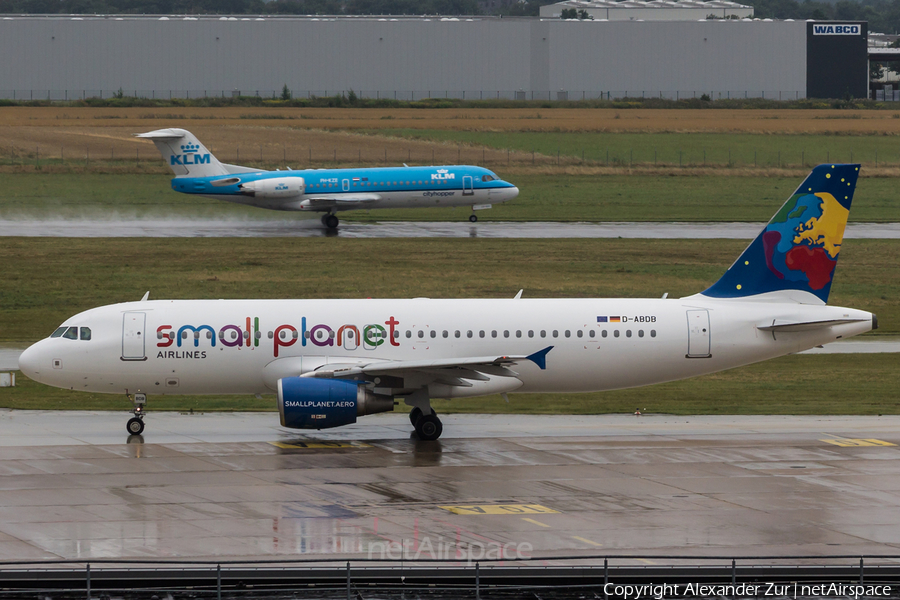 Small Planet Airlines Airbus A320-214 (D-ABDB) | Photo 119066