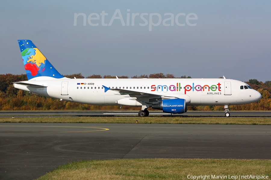 Small Planet Airlines Airbus A320-214 (D-ABDB) | Photo 128882