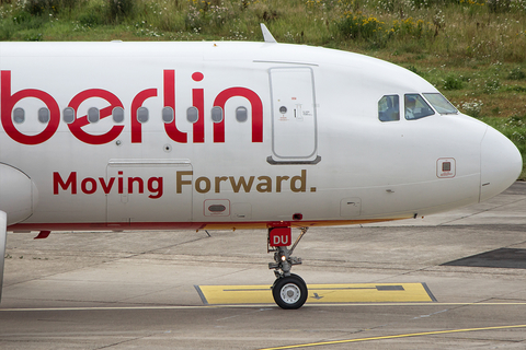 Air Berlin Airbus A320-214 (D-ABDU) at  Dusseldorf - International, Germany