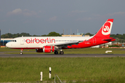 Air Berlin Airbus A320-214 (D-ABDW) at  Hamburg - Fuhlsbuettel (Helmut Schmidt), Germany