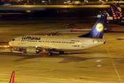 Lufthansa Boeing 737-330 (D-ABEE) at  Hamburg - Fuhlsbuettel (Helmut Schmidt), Germany