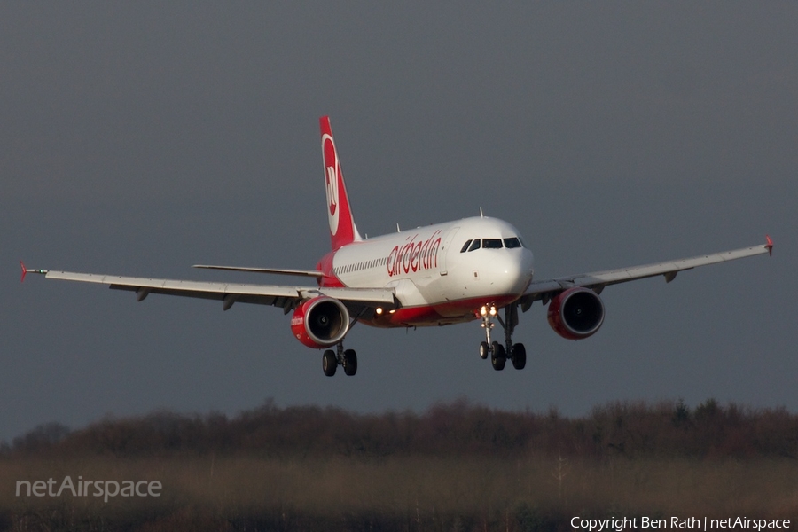 Air Berlin Airbus A320-214 (D-ABFC) | Photo 37570